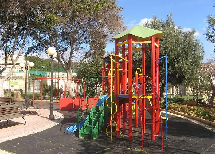 Gateway Maisonette アパート バレッタ